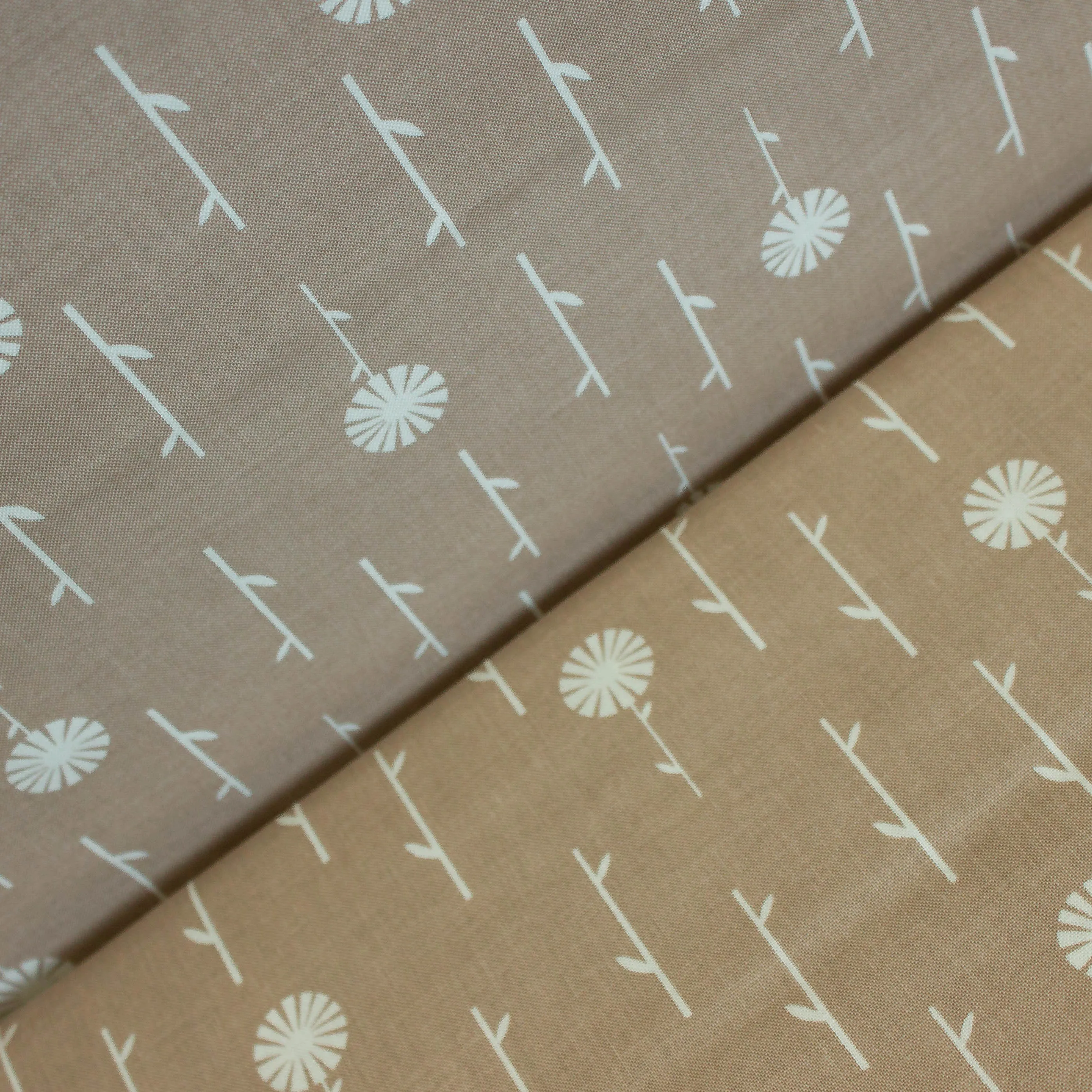 Katoen beige met bloemen